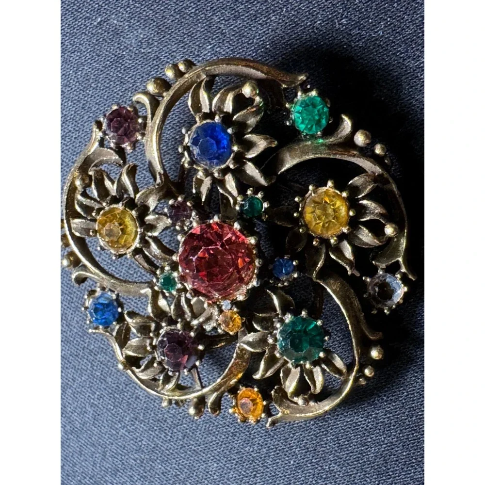 Coro vintage brooch